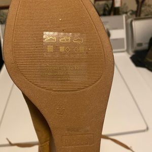 Woman’s size 10 booties brown new no box